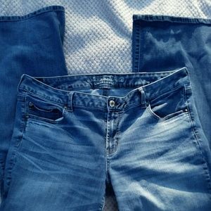 American Eagle Outfitters Favorite Boyfriend Jeans